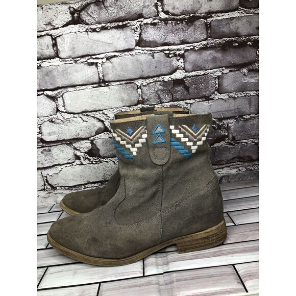Anthropologie Howsty Gray Suede Western Heel Ankle Boots Women’s Sz 39EU/8.5M US - Picture 9 of 16